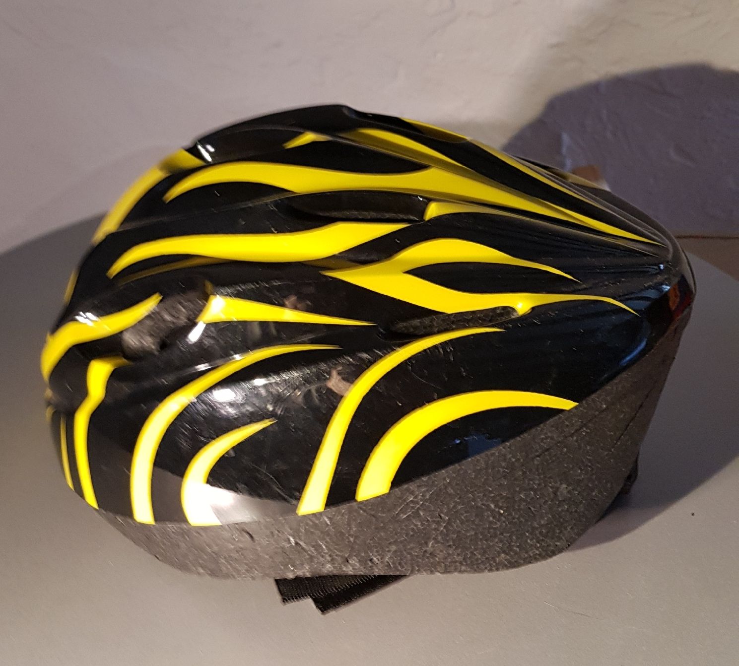 Caschi: Velohelm (52 cm) – Usato da Erlenbach ZH venduto da wem_6f9c 2