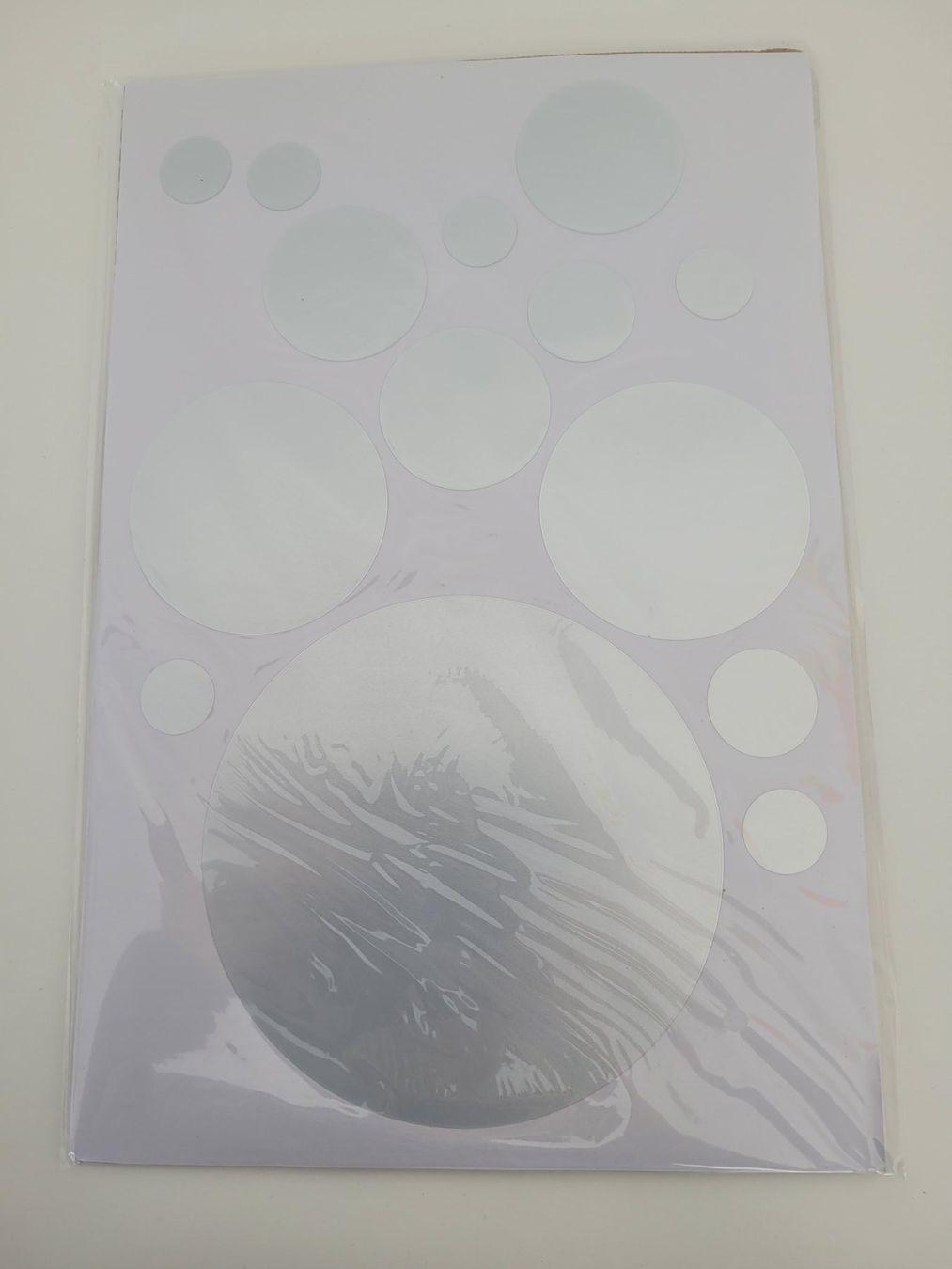Sonstiges Schreiben & Zeichnen: Wandtatoo "Dots" in Silber 48 Stk. – Neu und originalverpackt aus Aarburg von NDK 1