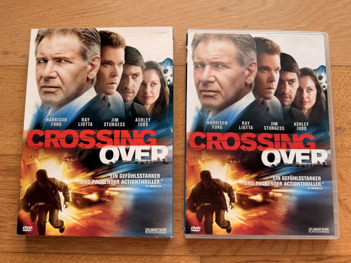 Tous les DVDs: Crossing Over - DVD mit Schuber - Harrison Ford – D'occasion à Kölliken par nerdorado