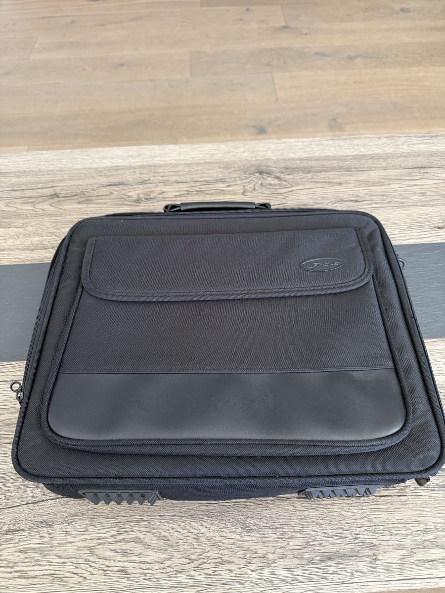 Koffer & Taschen: Targus Notebooktasche / Laptoptasche mit Schultergurt  – Gebraucht aus Altendorf von ally27