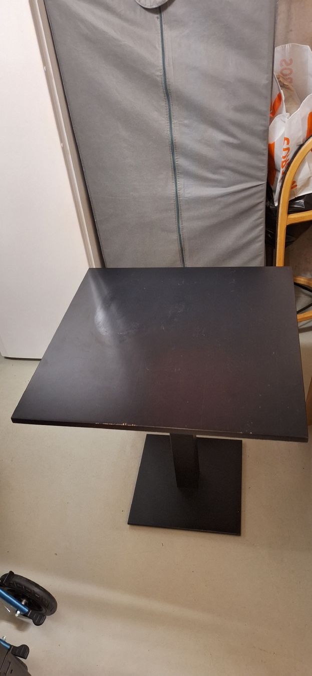 Tavoli: Tisch – Usato da St. Gallen venduto da paedi17