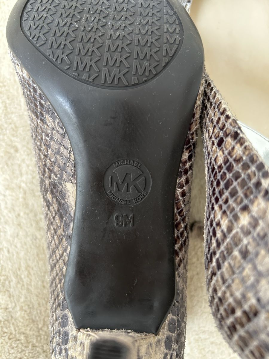Michael Kors Chaussures femmes: Michael Kors Pumps – D'occasion à Brüttisellen par mirrinha 4