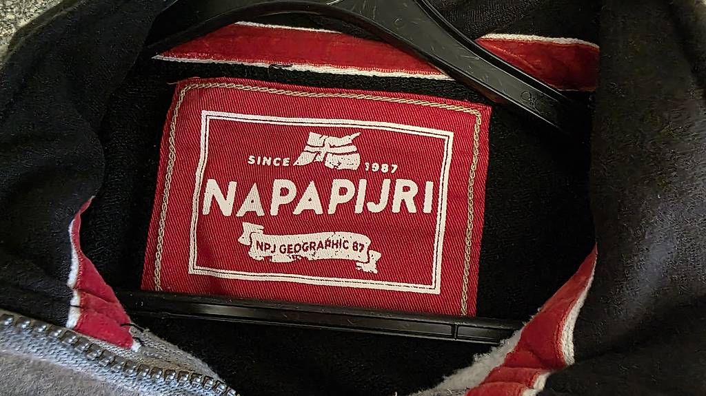Napapijri Giacche: Jacke von Napapijri, Gr. XL – Usato da Dübendorf venduto da Jolenia 2