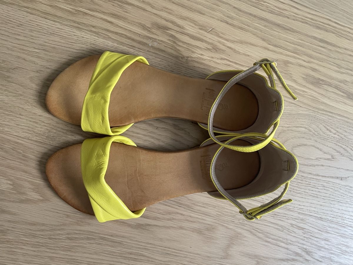 Scarpe da donna: Sandalen gelb, Gr. 39 – Usato da Wichtrach venduto da estrella03 1