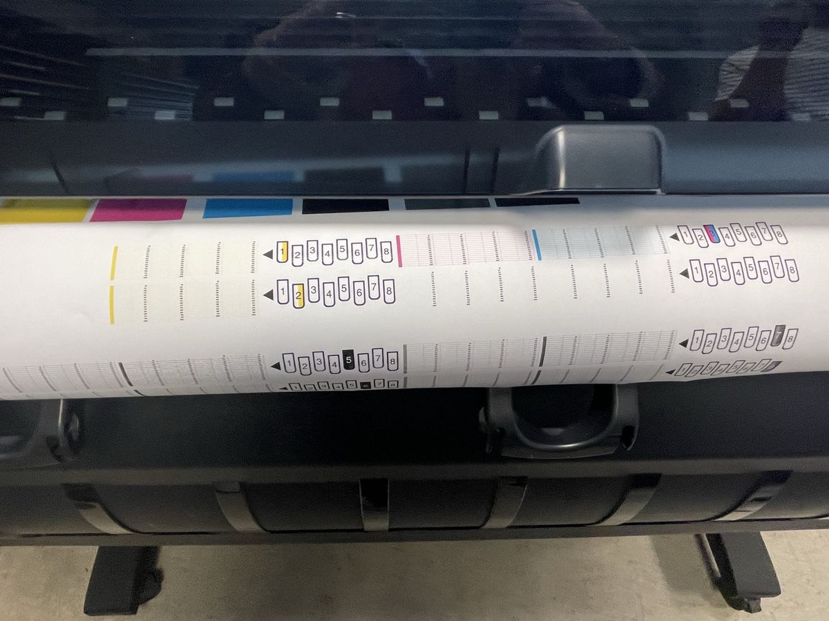Hewlett Packard Stampanti: HP DesignJet T7100 Grossformatdrucker - Top Zustand! – Usato da Wängi venduto da Bmo 3