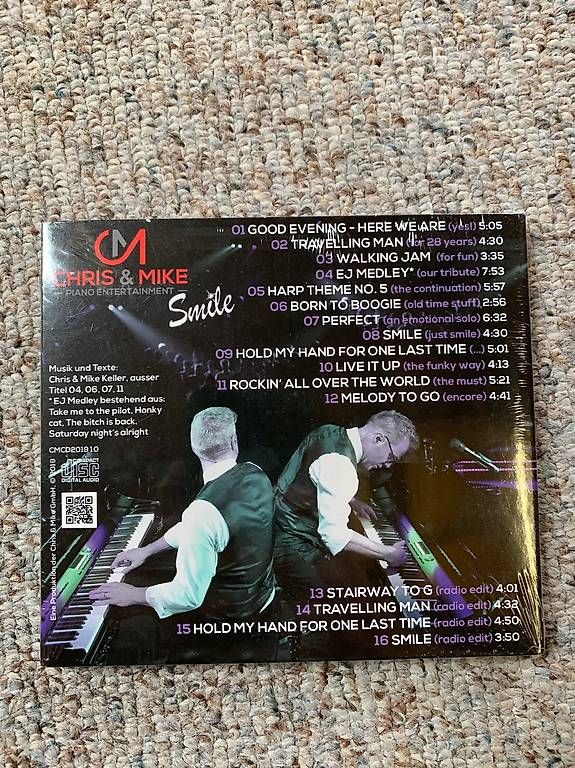 CDs: Chris and Mike Smile CD - neu und orginalverpackt – Gebraucht aus Münchenstein von ThomasEglin 1