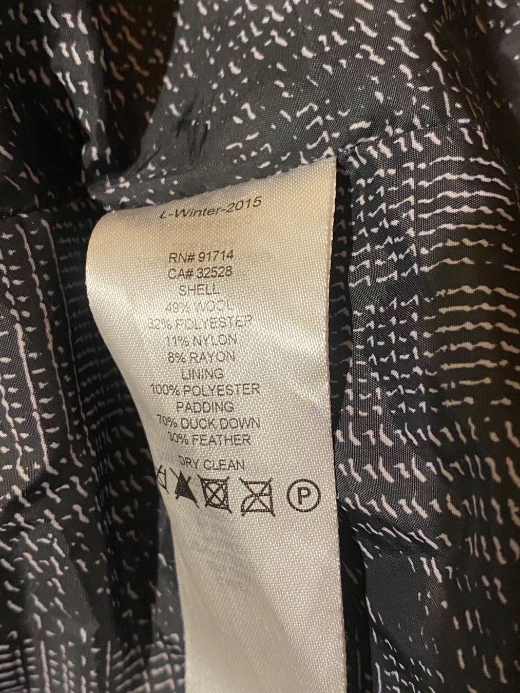 Armani Giacche: ORIGINAL ARMANI WINTERJACKE SMALL LP: 400.- – Nuovo (secondo la descrizione) da Birr venduto da kma1234 7