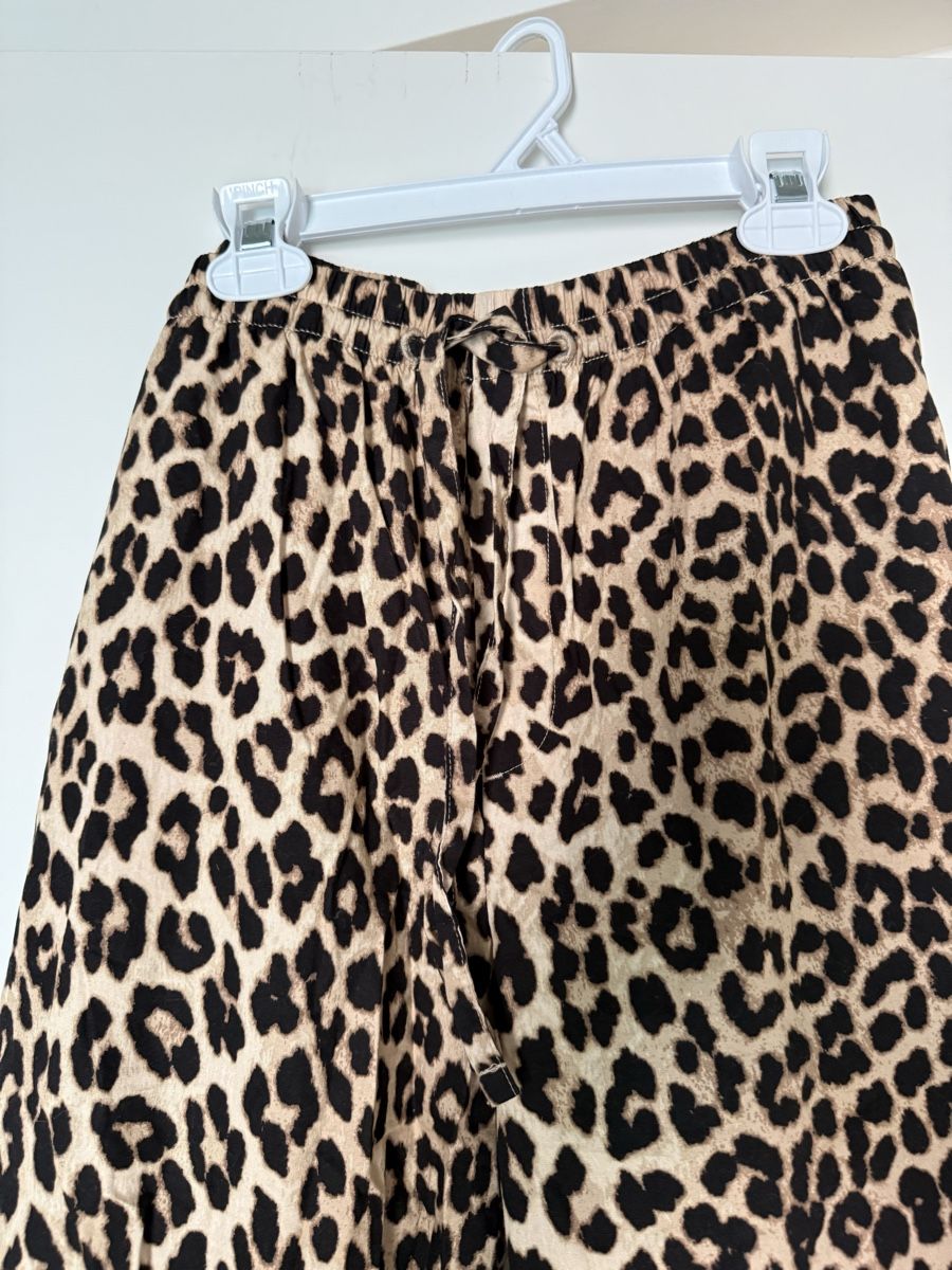 H&M Pantaloni: Pantalon H&M léopard  – Usato da Monthey venduto da sen_6ckr 1