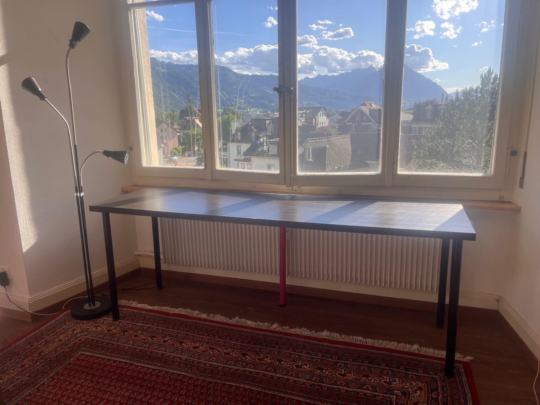 Ikea Scrivanie: Schreibtisch von Ikea – Usato da Interlaken venduto da EKo1man