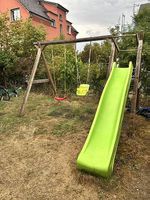 Spielturm für 2 Schaukeln und Rutschbahn