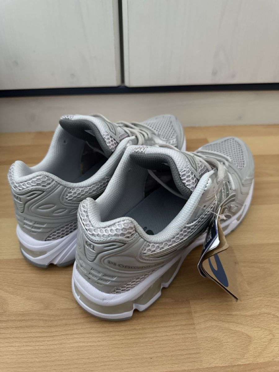 Herrenschuhe: Asics gel Neuf – Neu und originalverpackt aus Cressier NE von Mo2708 1