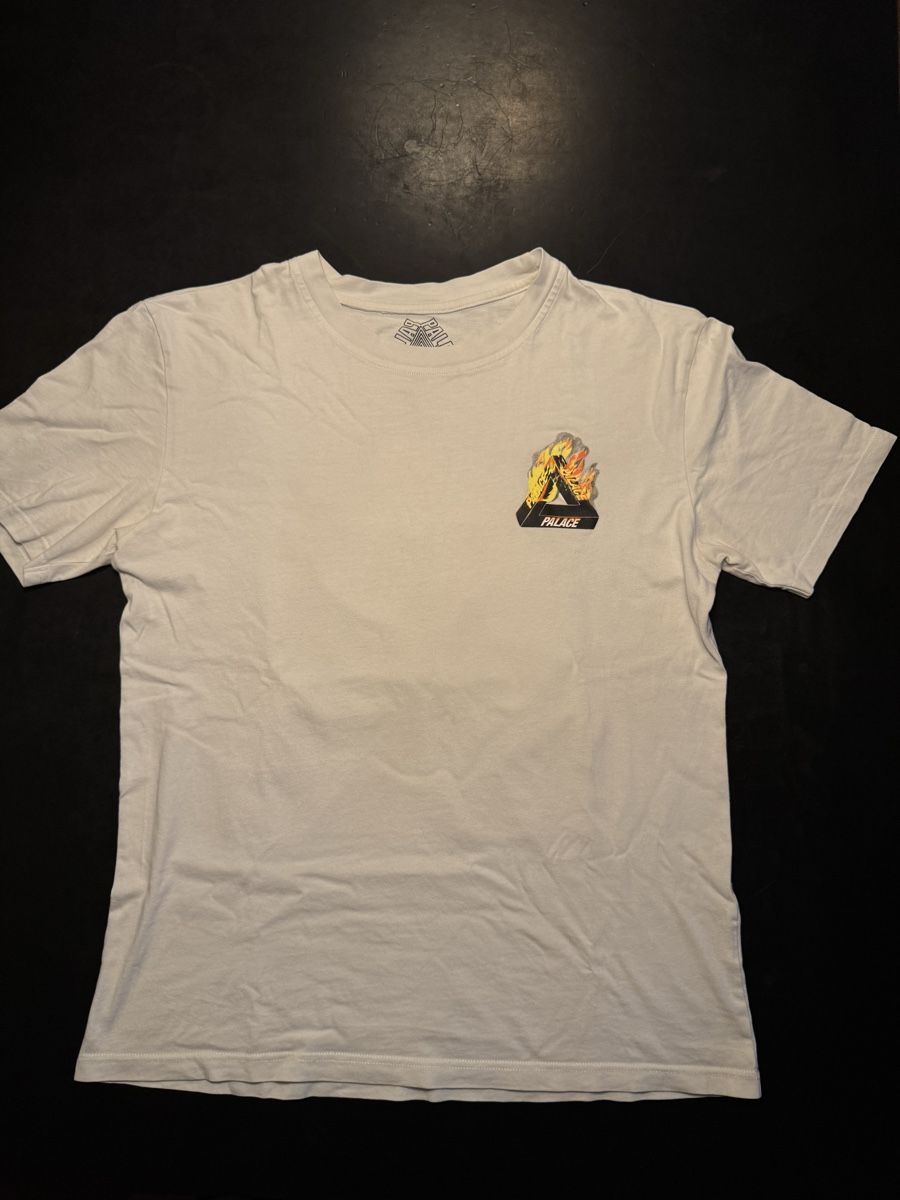 Palace T-shirt: Palace Shirt – Usato da Bern venduto da jan_bfn5 1