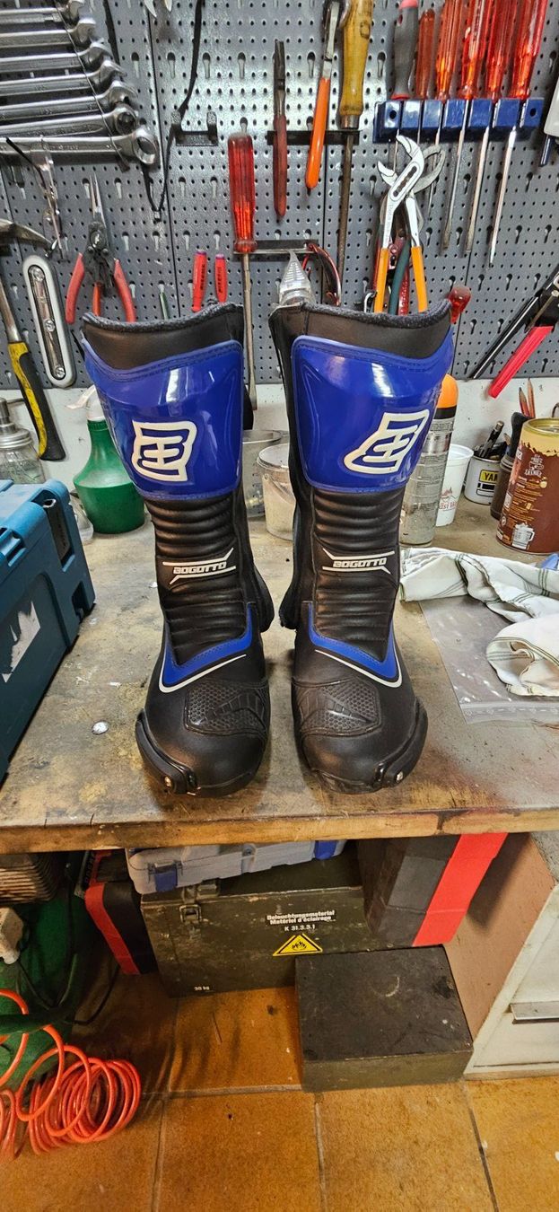 Chaussures hommes: Motorradstiefel – D'occasion à Wichtrach par Hondo0