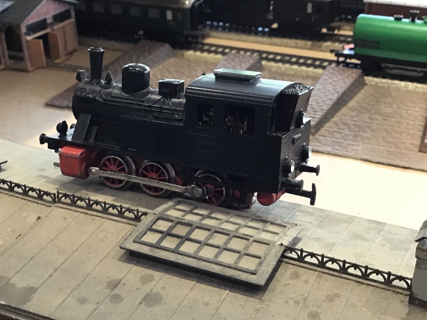 Märklin Modelleisenbahnen: Märklin H0 Tenderlokomotive – Gebraucht aus Männedorf von Spezial-Modelle 1