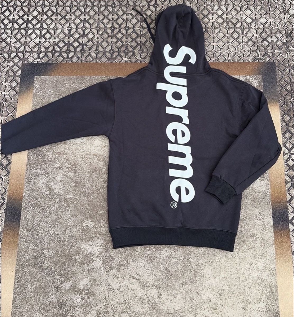 Maglioni & Felpe: Supreme hoodie – Nuovo (secondo la descrizione) da Dietlikon venduto da nab_tj9m 1