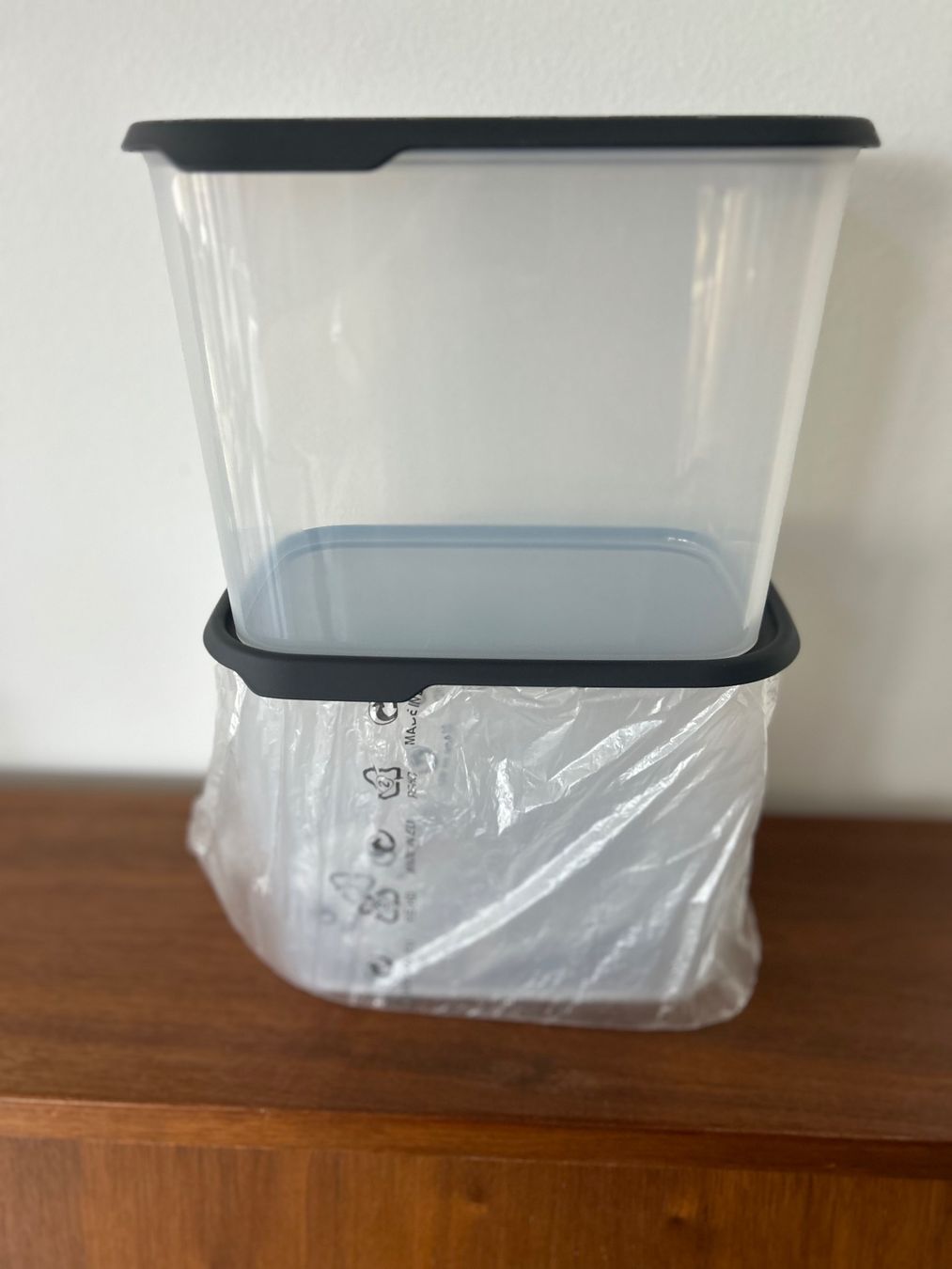 Tupperware Contenitori & Simili: 2 x Tupperware Vorratsdose 4.4L  neu – Nuovo e nell'imballaggio originale da Kaltbrunn venduto da lagone1 3