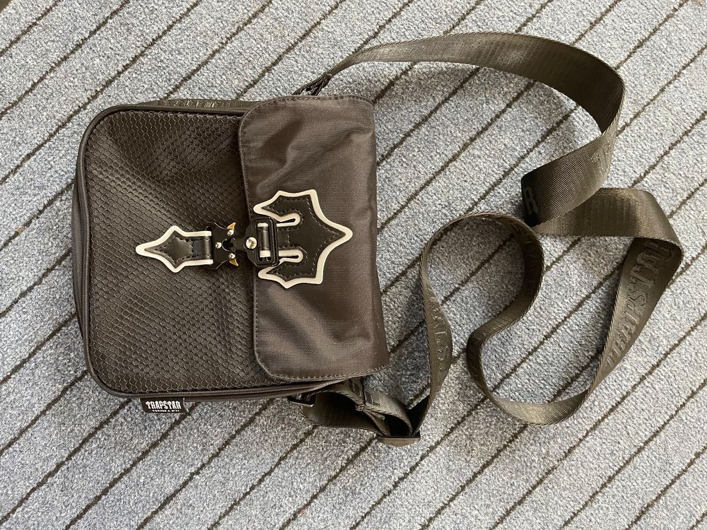 Trapstar Bag Grau/Schwarz neu!! und original Kaufen auf Ricardo