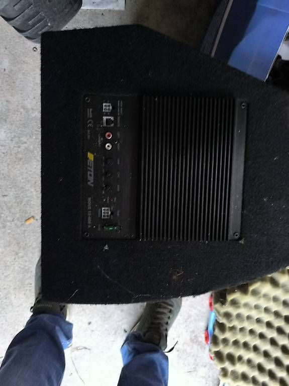 Haut-parleurs: Subwoofer mit verstärker – D'occasion à Herisau par ste_x2x2 2