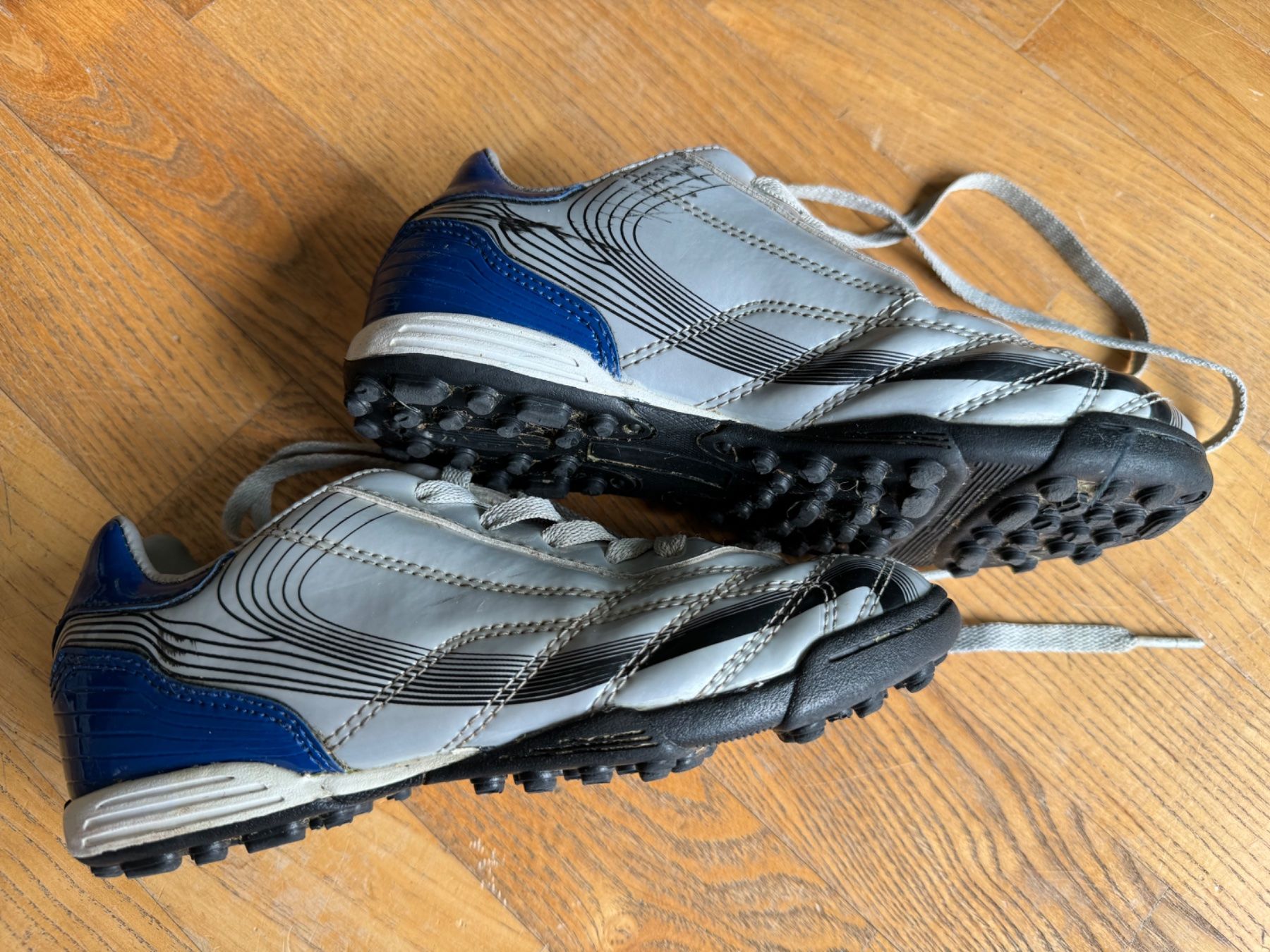 Scarpe per ragazzi: Fussballschuh Yado Gr. 33 Kinder – Usato da Aesch ZH venduto da Goonies_1 1