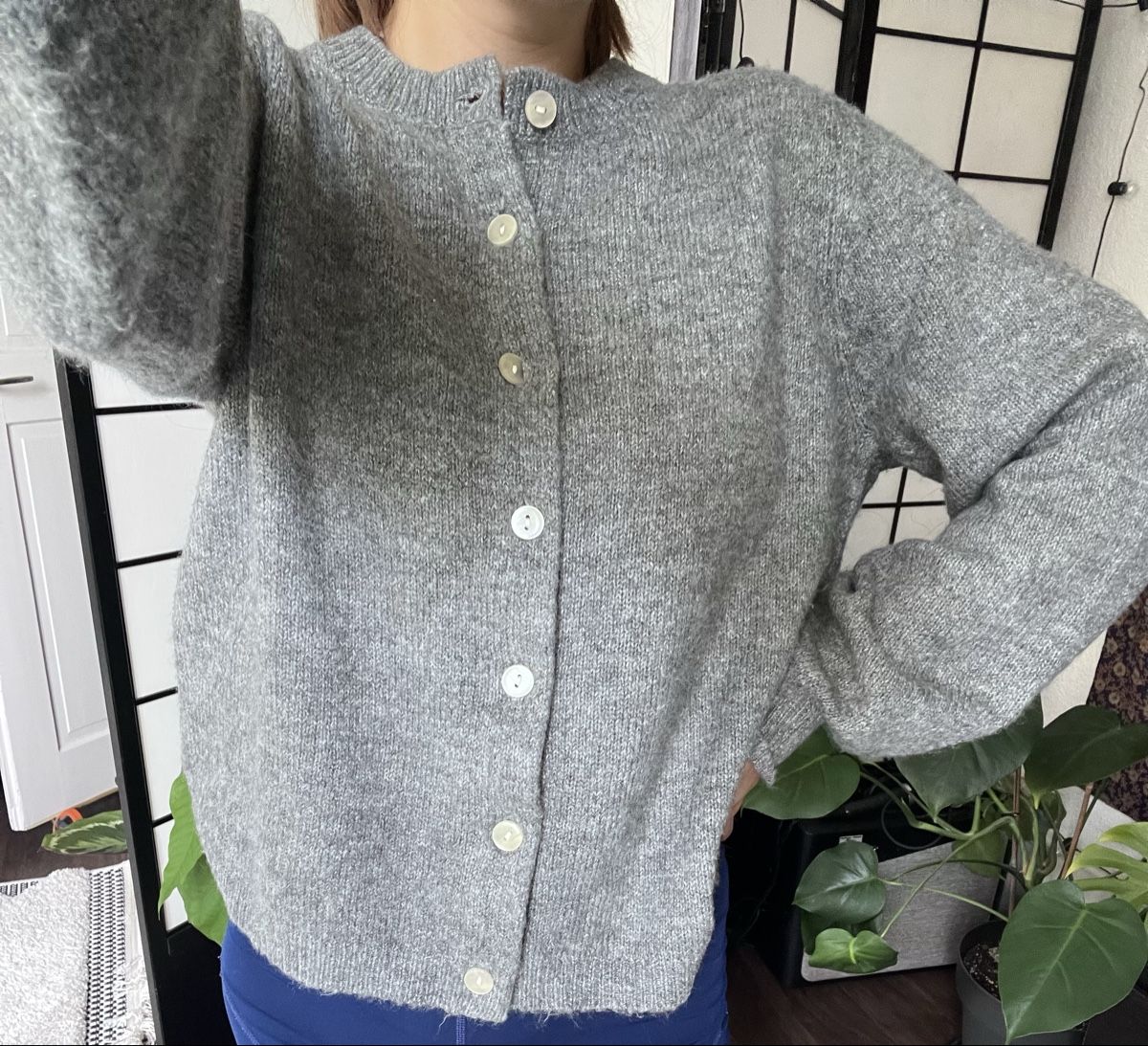 Vila Pullover & Sweatshirts: Cardigan doux gris  – Gebraucht aus Biel/Bienne von Jldiee 1