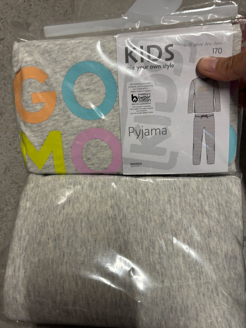 Pigiama & Simili: Pyjama fille neuf taille 170 – Nuovo (secondo la descrizione) da Salvenach venduto da gwenwywar