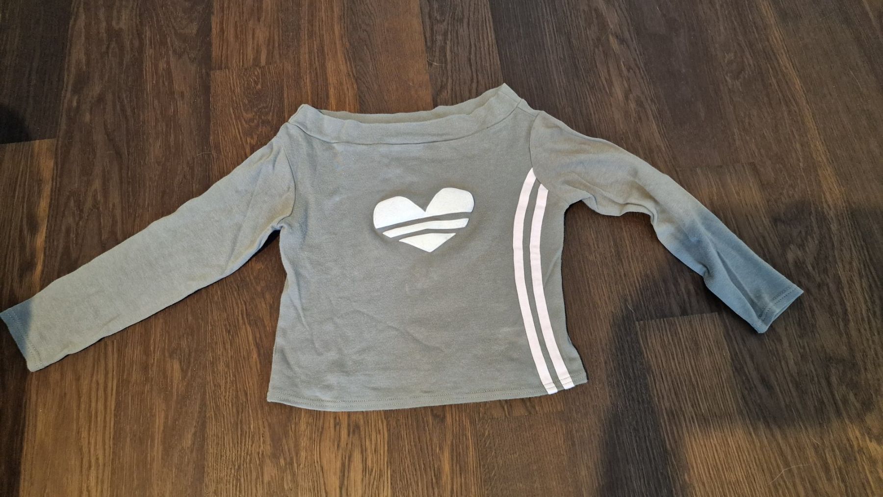 T-shirt: Langarmshirt mit Herz – Usato da Rütihof venduto da tweedy123