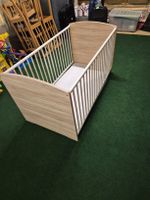Babybett Holzoptik weiss inkl. Matratze guter Zustand