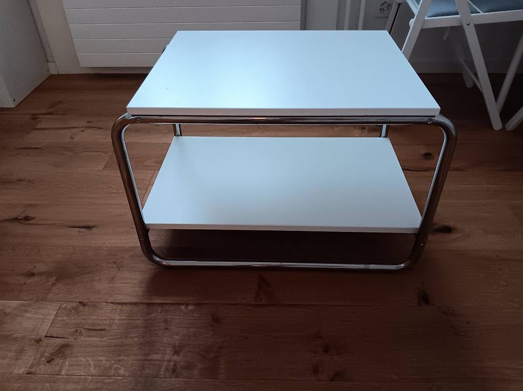Tavoli: IKEA BAGGBODA Couchtisch / Beistelltisch weiss – Usato da Basel venduto da jl8_fgl6