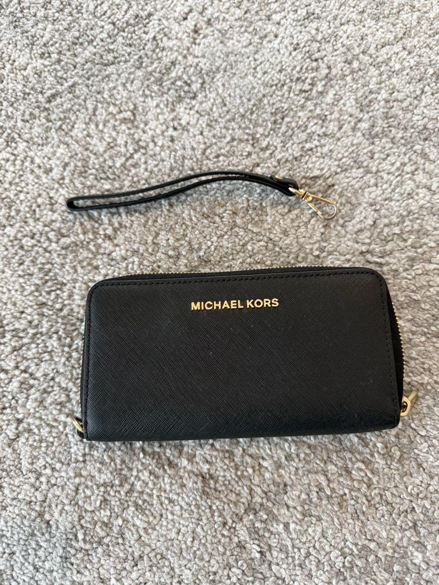 Michael Kors Portamonete: Michael Kors Portemonnaie  – Usato da Luzern venduto da sydney01.
