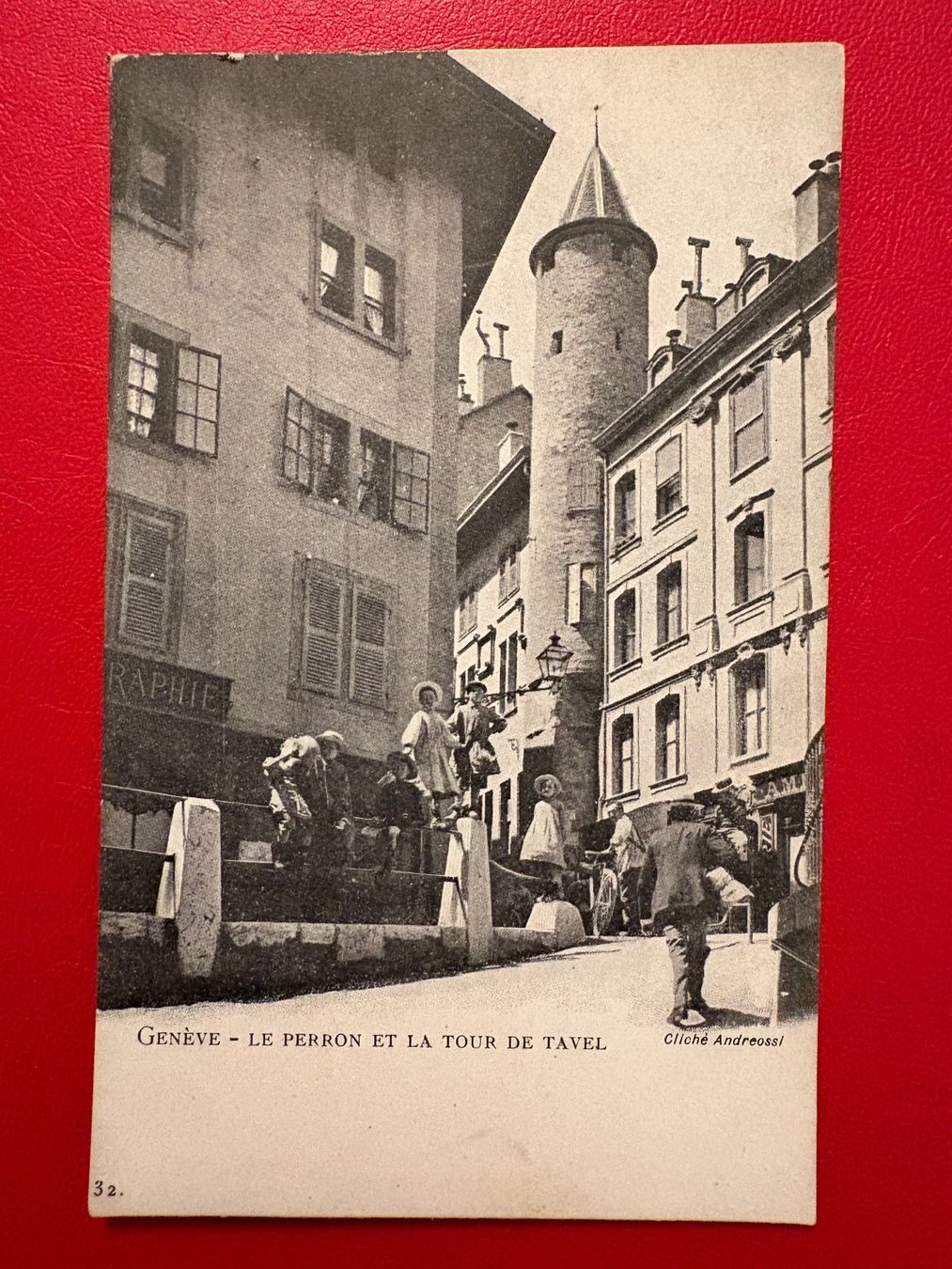 Cartoline postali: Genève - Le Perron et la Tour de Tavel – Usato da St-Légier-La Chiésaz venduto da Theo005