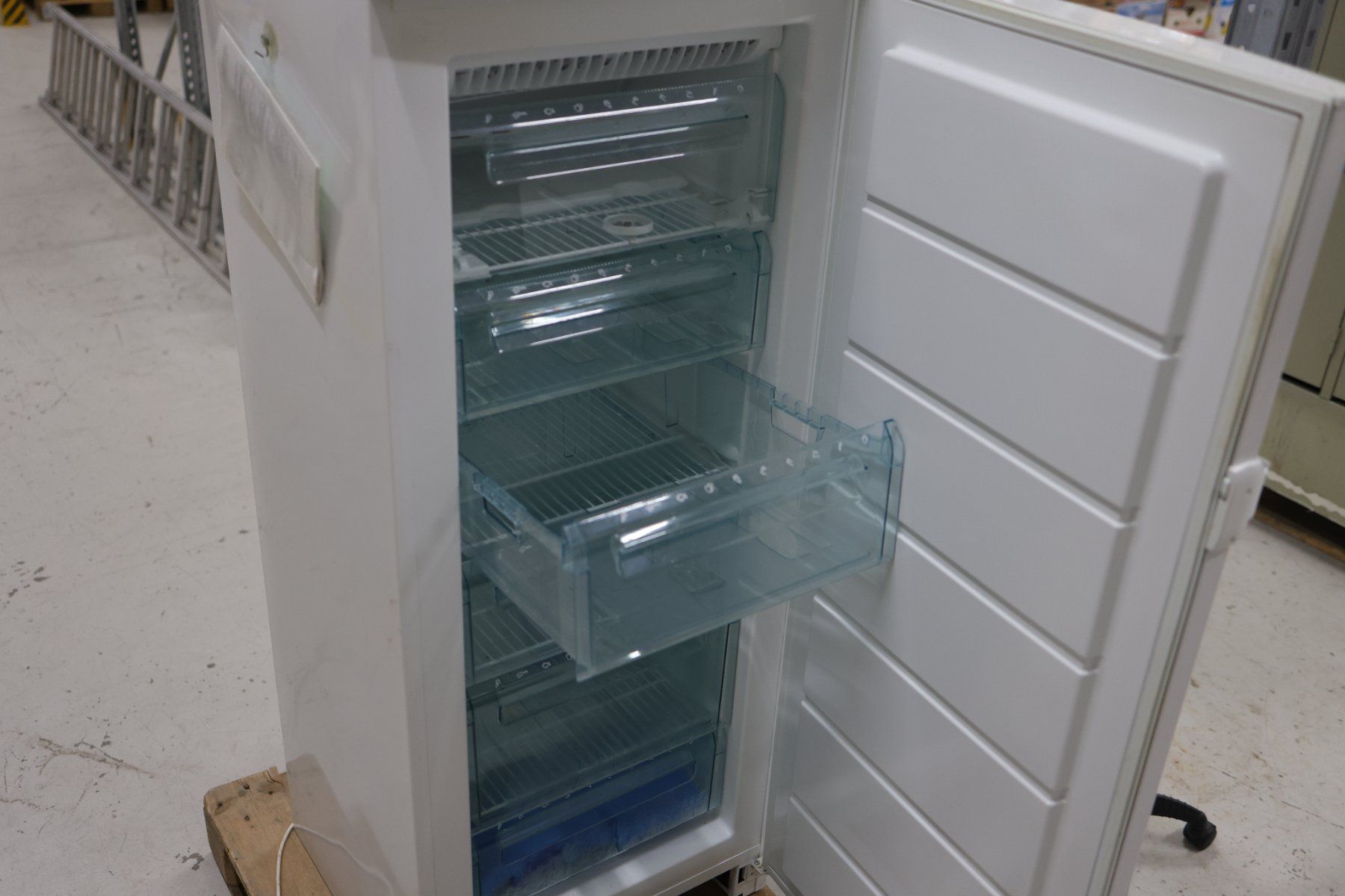Electrolux Congelatori: Electrolux Gefrierschrank Model: EUF2700 – Usato da Volketswil venduto da brockipfannenstil 6