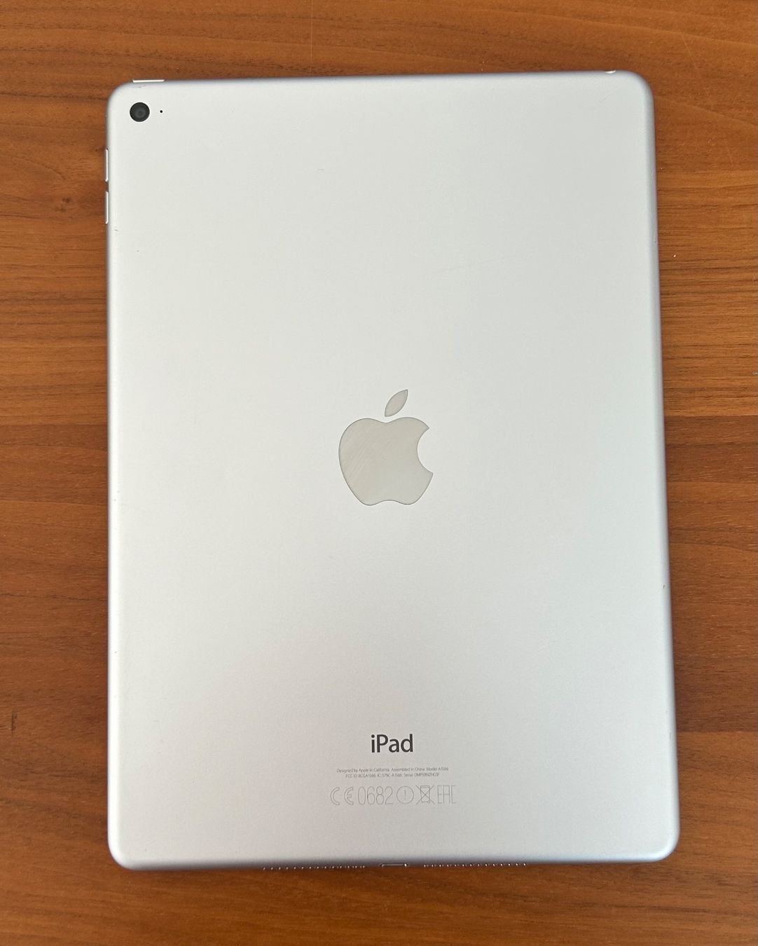 Apple Tablet PC: Apple iPad Air 2, 32GB, Silber – Gebraucht aus Altenrhein von _6sbw 1