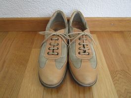 Schuhe hellbraun