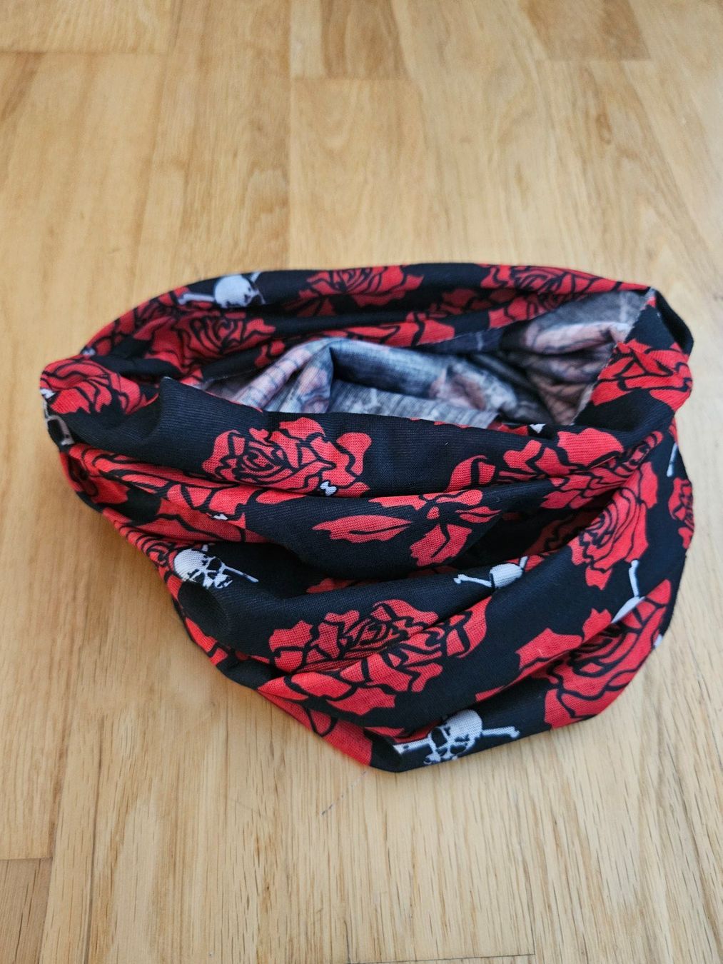 Foulard & Sciarpe: Schlauchtuch Bandana Halstuch – Nuovo e nell'imballaggio originale da St.Gallenkappel venduto da RocknSkull 1