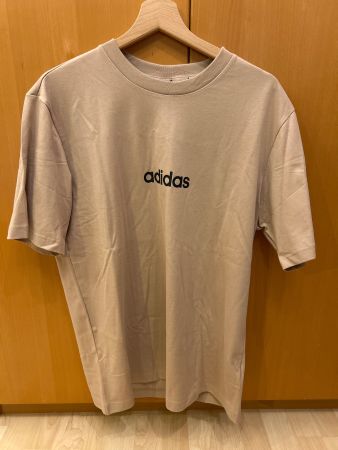 T-shirt Adidas beige taille M, état neuf avec étiquette