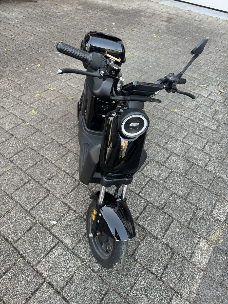 Scooter: Elektroroller schwarz gut erhalten – Usato da Möhlin venduto da mic_k7rm 1