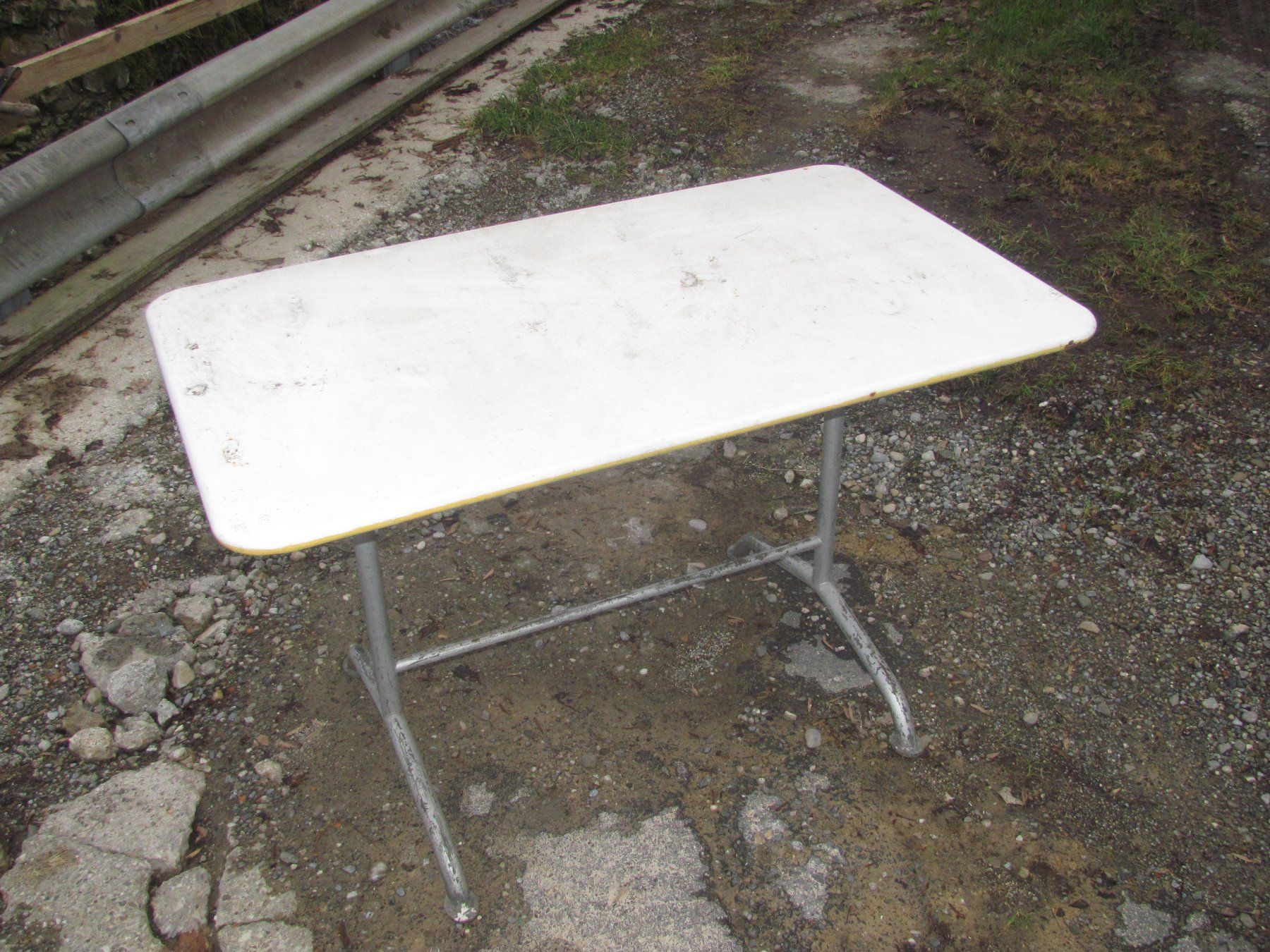 Bigla Tavoli: BIGLA Blechtisch Gartentisch 70x120cm, Höhe 75 – Usato da Malters venduto da Monark 2
