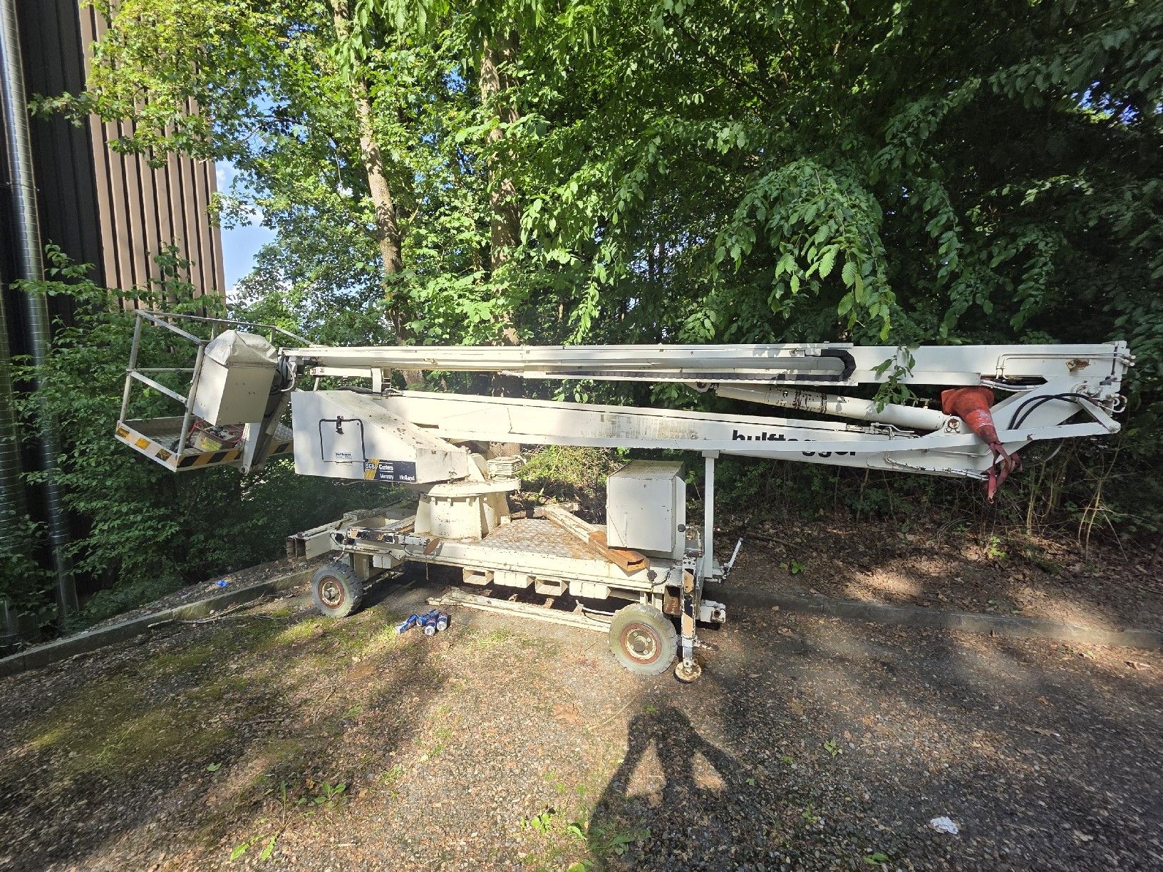 Manitou Piattaforme elevatrici & Crick: Hultegger Hebebühne mit Korb – Difettoso da Murzelen venduto da gutknecht81