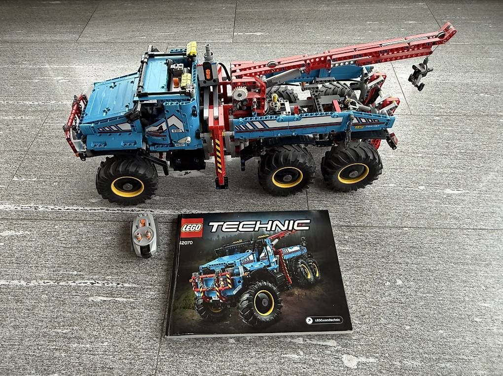 Technics Kit di costruzioni: Lego Technic Allrad-Abschleppwagen – Usato da Wädenswil venduto da danita07