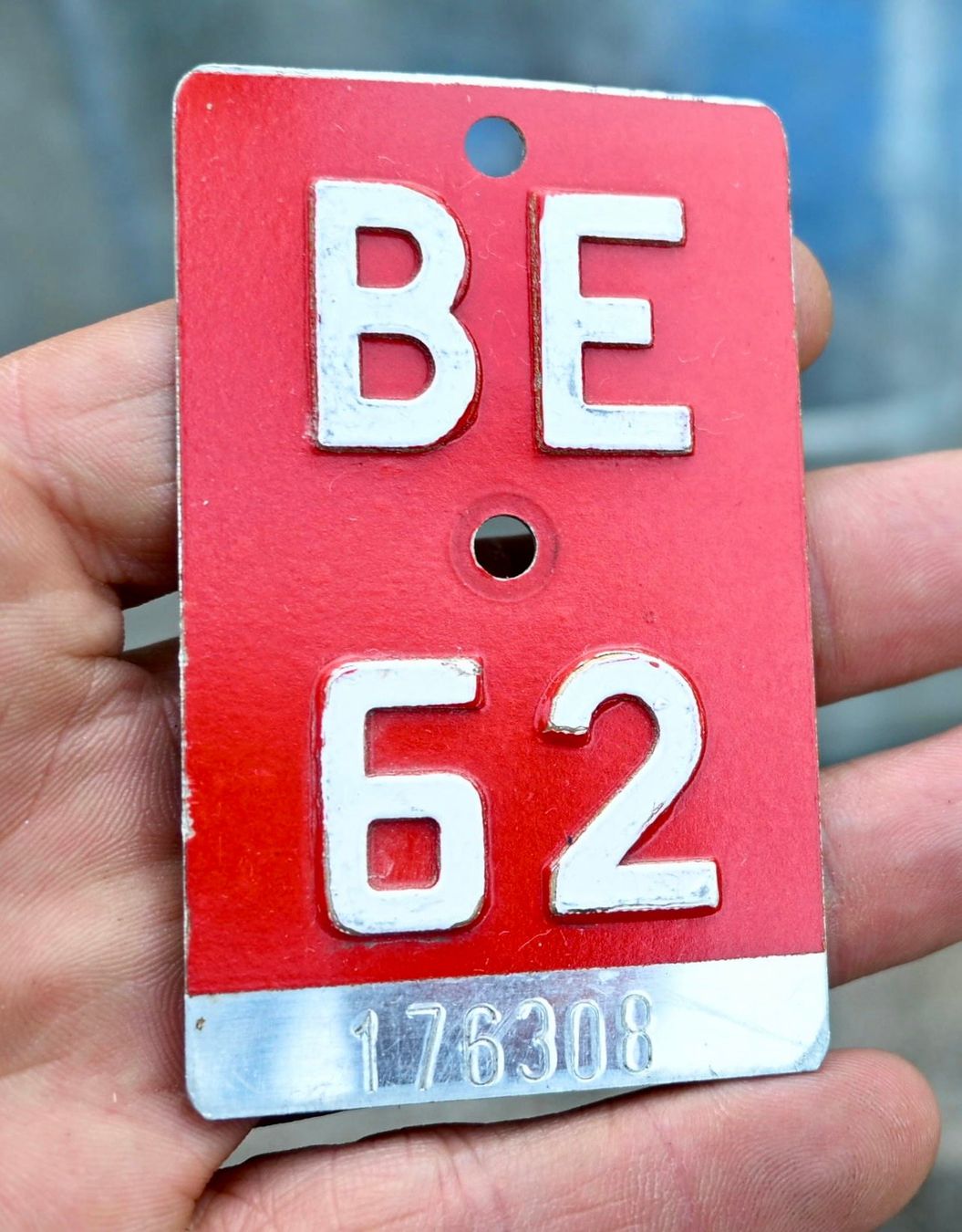 Insegne: Velonummer BE 62 von 1962 - Bern 176308 – Usato da Pfaffhausen venduto da mono_rec 1
