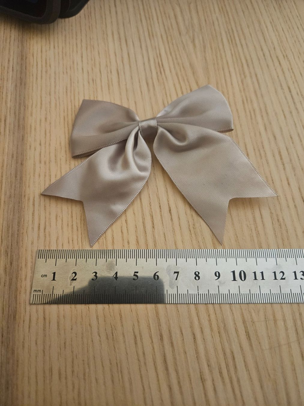 Accessori per capelli: Schleife mit Klammer Haarschmuck – Usato da Luzern venduto da Lucan_Valerius