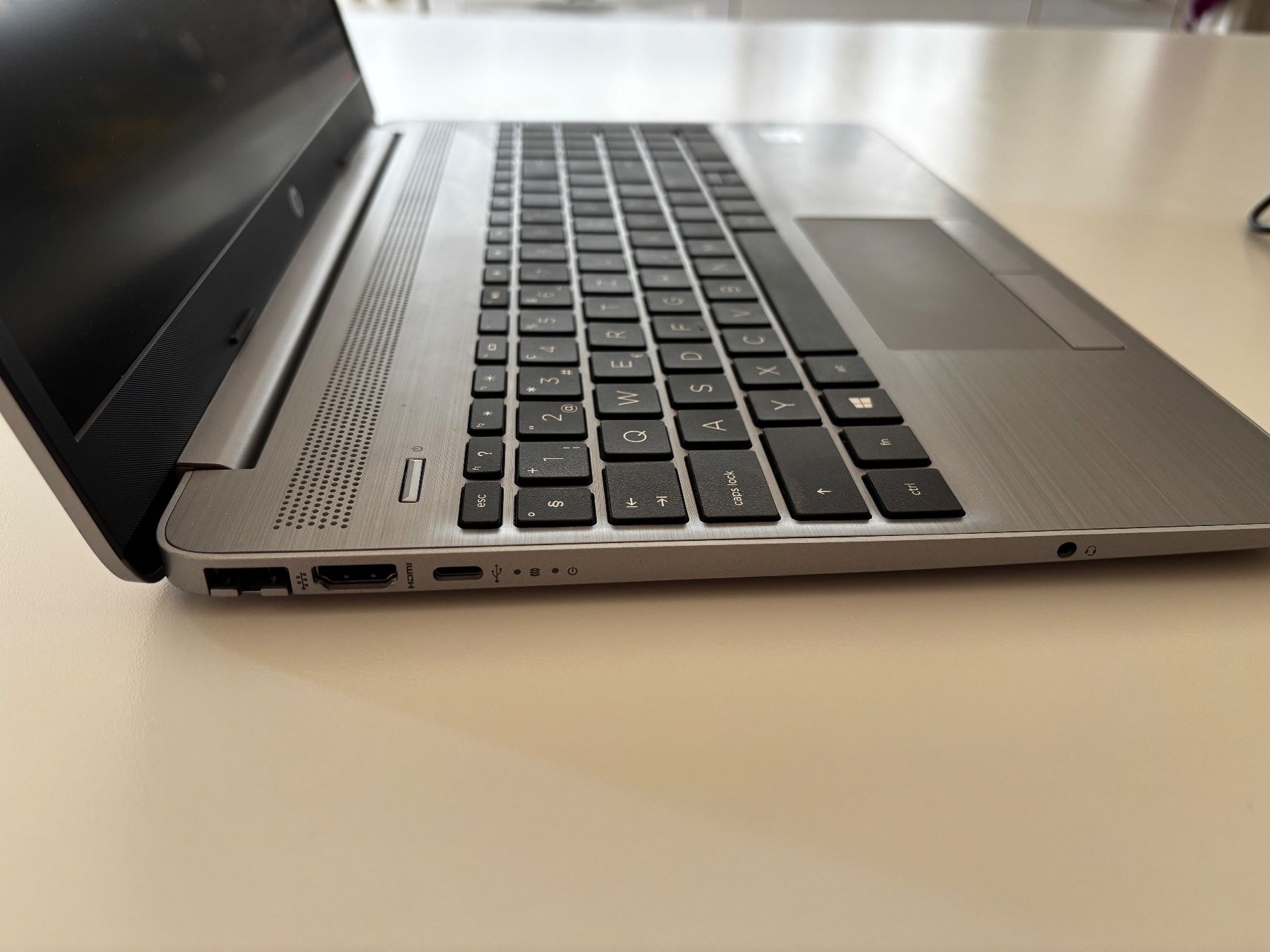 Hewlett Packard Notebooks: HP 250 G8 Notebook-PC – Gebraucht aus Spreitenbach von Hemingway69 3