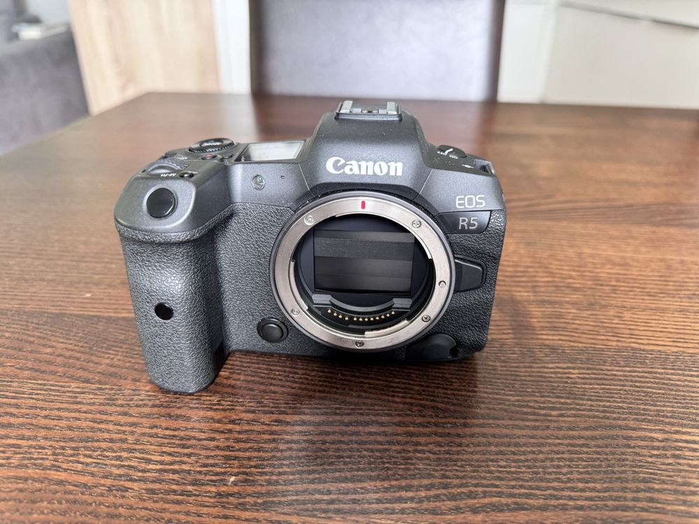 Canon EOS R5 (Gebraucht) in Richterswil für CHF 2300 – mit Lieferung ...