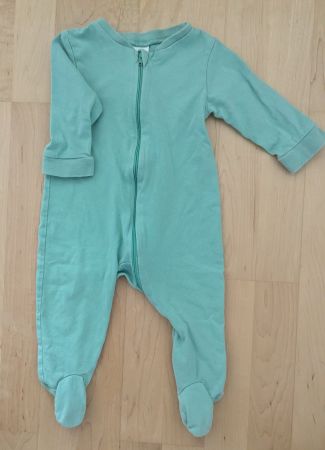 Baby Strampler/Schlafanzug mit Füsschen– Grün– Gr.62