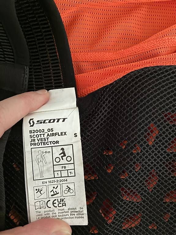Protections: Protektorweste SCOTT AirFlex Junior – D'occasion à Giffers par tan_vj9x 1