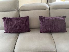 2 Sofakissen violett waschbar
