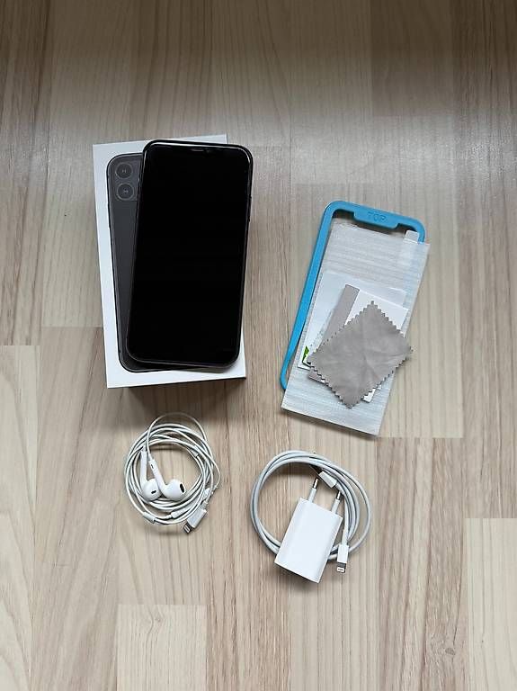 Apple Handys / Smartphones: iPhone 11 in Schwarz (128Gb) – Gebraucht aus Birmensdorf ZH von alb_2blb