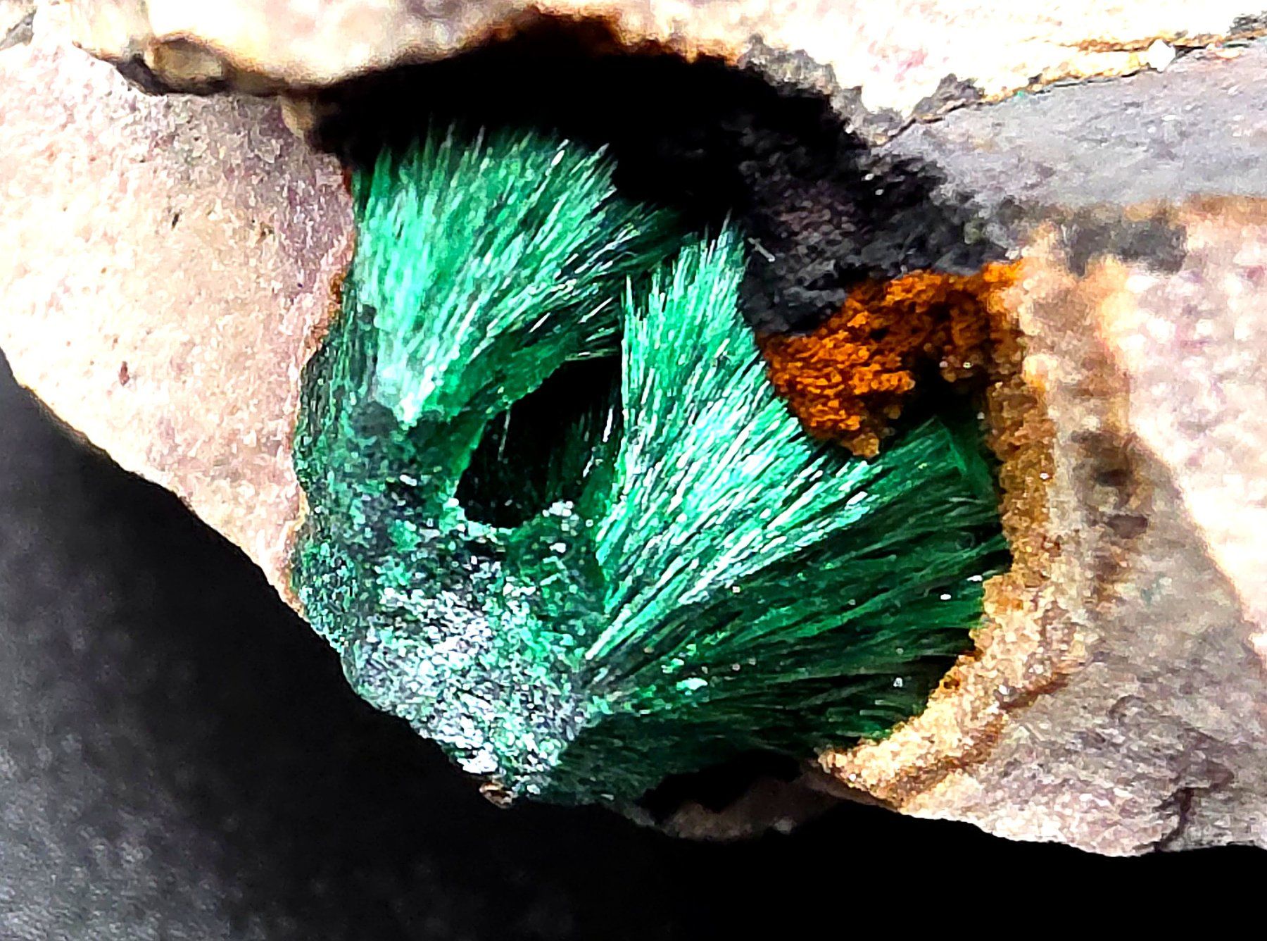 Minerali & Pietre curative: Fibrous Malachite on Matrix - Morocco – Usato da Figino venduto da minshop 4