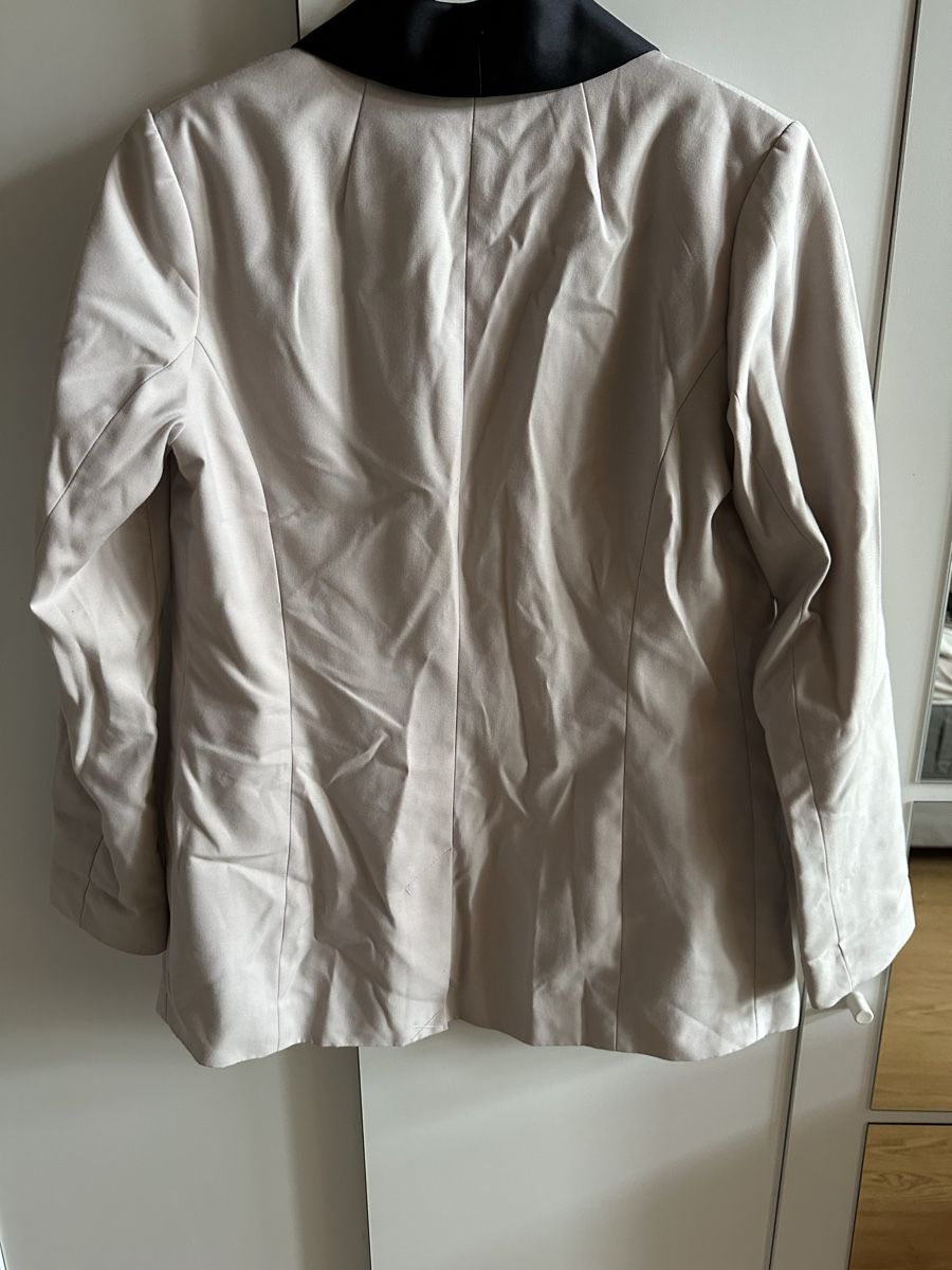 H&M Giacche: Blazer H&M beige Gr 36 – Usato da Münsingen venduto da Secondhand89 2