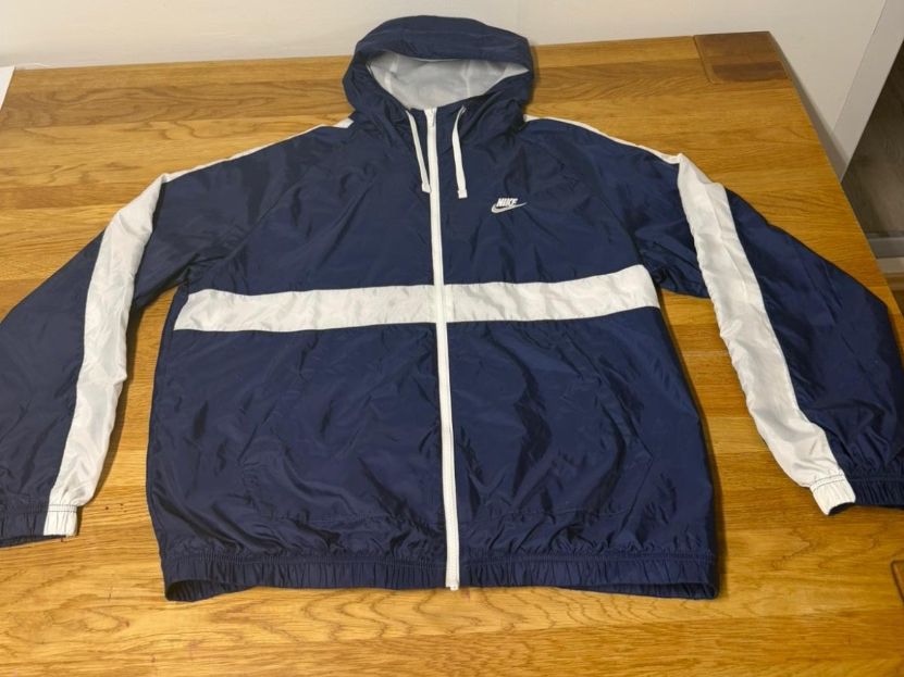 Nike Giacche: Nike Vintage Windbreaker – Usato da Churwalden venduto da vin_mc2c